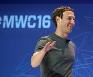 'Creemos en la encriptación, creemos que es una herramienta importante y no es correcto quitarla de los productos de consumo masivo que vamos a utilizar', señaló el fundador de Facebook. (Foto: AFP).