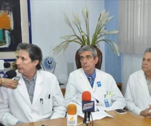 Médicos de la Asociación Venezolana de Clínicas y Hospitales (Avch), encabezados por el doctor Carlos Rosales. (Noto: Notitarde.com)