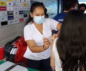 Costa Rica intensifica vacunación antiCovid en escuelas y aprueba cuarta dosis para población mayor