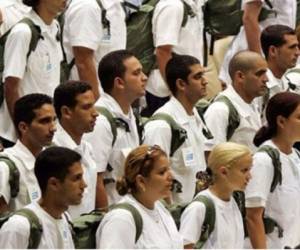 Una avanzada de 165 médicos cubanos ya se encuentran en Sierra Leona. (Foto: Infolatam)