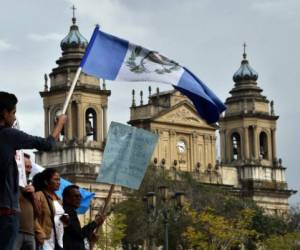 Hasta el día previo a las elecciones, el pueblo de Guatemala salió a alas calles a advertir al sistema político que no admitirá más corruptos. (Foto: AFP)