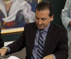 El acuerdo entre Honduras y el FMI incluirá un ajuste de tarifas de servicios públicosEn la imagen, el ministro hondureño de Finanzas, Wilfredo Cerrato. (Foto: EFE).