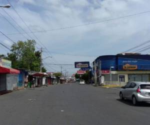El caótico Mercado Oriental, que genera decena de miles de empleos, cientos de millones de dólares y mide el pulso de la economía de Nicaragua amaneció cerrado.