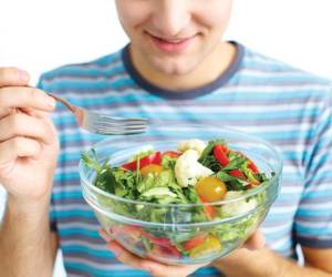 El consumo de alimentos 'súper sanos' es una de las tendencias más fuertes y a la que están respondiendo las empresas. (Foto: Archivo)