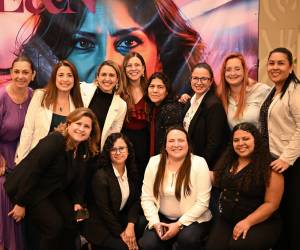 <i>Las mujeres de la región centroamericana discutieron sobre los principales retos que enfrentan actualmente en el mundo de los negocios, las finanzas, liderazgo y las tecnologías del futuro en el evento Mujeres Desafiantes de Centroamérica, organizado por Revista Estrategia & Negocios.</i> <i>Las mujeres de la región centroamericana discutieron sobre los principales retos que enfrentan actualmente en el mundo de los negocios, las finanzas, liderazgo y las tecnologías del futuro en el evento Mujeres Desafiantes de Centroamérica, organizado por Revista Estrategia & Negocios.</i>