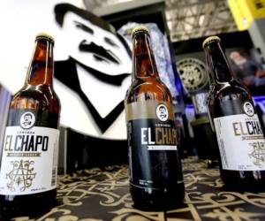 Botellas de la cerveza que lleva la marca 'El Chapo'. Foto AFP