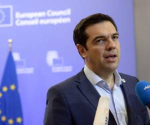 El acuerdo podría suponer además una nueva crisis política para Alexis Tsipras, que logró el apoyo de la oposición en sus negociaciones con los acreedores pero a costa de aumentar las disensiones internas. (Foto: AFP).