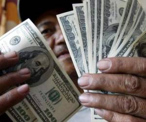 En 2014, El Salvador recibió US$4.217,2 millones en remesas, que representaron el 16,5% del producto interno bruto, según cifras oficiales.