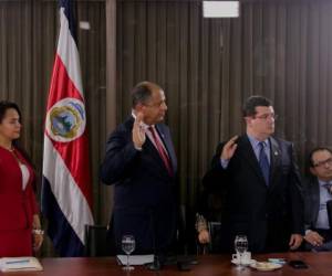 El presidente de Costa Rica, Luis Guillermo Solís compareció en septiembre ante la Comisión Legislativa que investiga la trama del cemento chino. (Foto: Archivo).