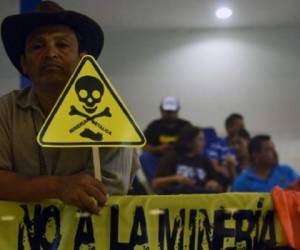 Tras su publicación en el Diario Oficial, la minería metálica ya está prohibida, por ley, en El Salvador. (Foto: AFP).