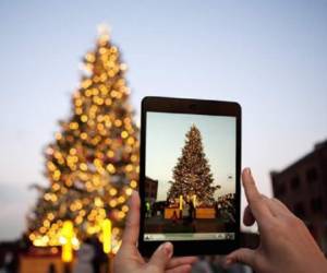 El 19% de estos usuarios formalizará sus compras en sus terminales inteligentes. El móvil es la primera tendencia que hará que esta campaña de Navidad sea distinta de las demás. (Foto: Archivo).