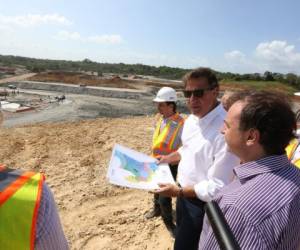 El Presidente Juan Carlos Varela apuesta a las inversiones públicas para mantener ritmo de la economía. (Foto: Presidencia de Panamá)
