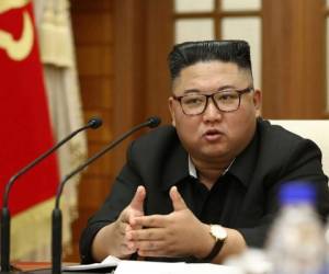In this picture taken on September 29, 2020 and released from North Korea's official Korean Central News Agency (KCNA) on September 30, 2020 North Korean leader Kim Jong Un speaks during a meeting of the Political Bureau of the Central Committee of the Workers' Party of Korea (WPK) in Pyongyang. (Photo by STR / KCNA VIA KNS / AFP) / South Korea OUT / ---EDITORS NOTE--- RESTRICTED TO EDITORIAL USE - MANDATORY CREDIT 'AFP PHOTO/KCNA VIA KNS' - NO MARKETING NO ADVERTISING CAMPAIGNS - DISTRIBUTED AS A SERVICE TO CLIENTS / THIS PICTURE WAS MADE AVAILABLE BY A THIRD PARTY. AFP CAN NOT INDEPENDENTLY VERIFY THE AUTHENTICITY, LOCATION, DATE AND CONTENT OF THIS IMAGE --- / (Photo by STR/KCNA VIA KNS/AFP via Getty Images)