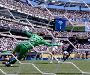 <i>El portero del PSG Gianluigi Donnarumma en la semifinal del Mundial ante el Real Madrid. EFE/EPA/JUSTIN LANE</i>