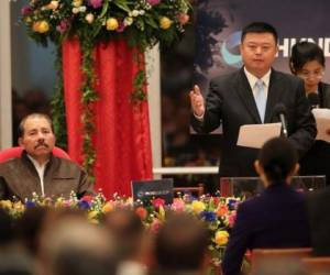 Daniel Ortega y Wang Jing en una reunión anterior. (Foto: confidencial.com.ni).