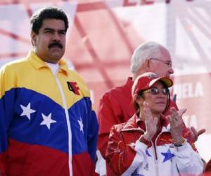 Maduro dijo que su decisión la adoptó tras participar en la cumbre de Las Américas en donde 'diputados y diputadas' se le acercaron con informes que revelan una 'grosera riqueza' de venezolanos en Panamá. (Foto: Archivo).