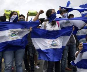 Estudiantes de distintas universidades protestan en Nicaragua contra el presidente Daniel Ortega, el de 2 agosto de 2018. / AFP PHOTO / Marvin RECINOS