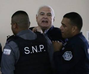El expresidente de Panamá, Ricardo Martinelli, enfrenta juicio por corrupción y espionaje.