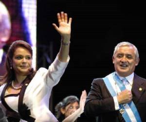 El MP y la Cicig han presentado una solicitud de antejuicio en contra del Presidente Otto Pérez Molina por el caso La Línea, el mismo por el que hoy mismo ha sido detenida su ex vicepresidenta, Roxana Baldetti.