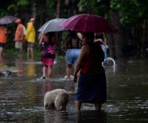 Las lluvias anegaron al menos 211 viviendas en Acajutla, El Salvador. (Foto: El Diario de Hoy).