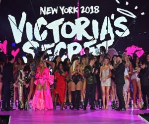 (FILES) In this file photo taken on November 08, 2018 performers and models on the runway at the 2018 Victoria's Secret Fashion Show at Pier 94 in New York City. - It was one of the most popular fashion shows for 20 years, but US lingerie brand Victoria's Secret is canceling its annual extravaganza amid controversy and weak financial results in the #MeToo era. (Photo by Angela Weiss / AFP)