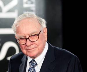 Foto de archivo de Warren Buffet, dueño de Berkshire Hathaway, cuando asistió a la premier de la película 'Wall Street: Money Never Sleeps'. Foto Reuters.