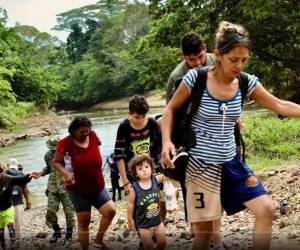 Migrantes que cruzaron la selva del Darien: 'Vimos gente morir, lo perdimos todo'