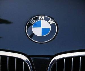 Luego de unos 20 años, BMW cambió el logo.