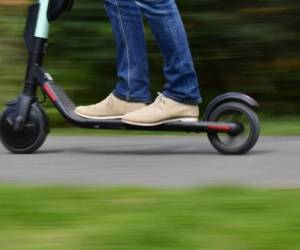 Un grupo de investigadores que estaba analizando los peligros de los patinetes eléctricos y las motos scooter conectadas para los peatones descubrió que también había peligros relacionados con la ciberseguridad y la privacidad.