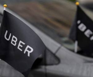 “Cuando miro a Uber … creo que es una de las inversiones más estúpidas de la historia: la probabilidad de que este negocio vaya a la quiebra en una década es del 99 %”, dijo Douglass, citado en The Australian Financial Review.