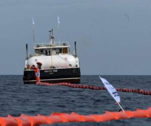 SodaStream invirtió un millón de dólares en un barco con un mecanismo para limpiar los océanos de aceite derramado, el cual fue adaptado para utilizar en el primer experimento de limpieza de residuos plásticos en el Caribe.
