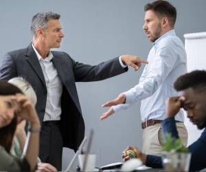 Antes de recibir observaciones, consulte la opinión de su jefe. Foto de iStock Antes de recibir observaciones, consulte la opinión de su jefe. Foto de iStock
