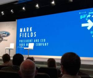 Mark Fields, presidente y CEO de Ford Motor Company, durante el #Further with Ford', el evento anual sobre innovación que el fabricante desarrolla este año en Detroit, Michigan. Fotos E&N/J. Barrera