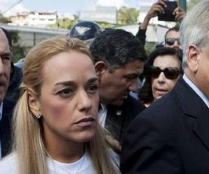 Pastran y Piñera junto a la esposa de Leopoldo López. (Foto: publicada por PRENSA.COM)