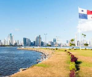 Fitch degrada el entorno operativo para los bancos de Panamá a 'Negativo'