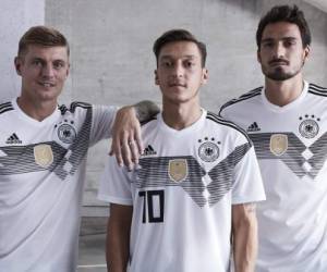 Toni Kroos, Mesut Özil y Mats Hummels