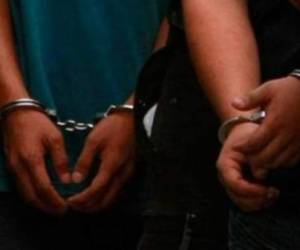 La policía señaló que los detenidos serán puestos a la orden de la justicia acusados de tráfico ilegal de personas. (Foto: Archivo)
