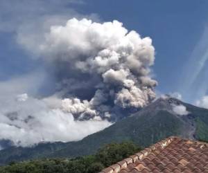 Guatemala: Continúa monitoreo de actividad del Volcán de Fuego