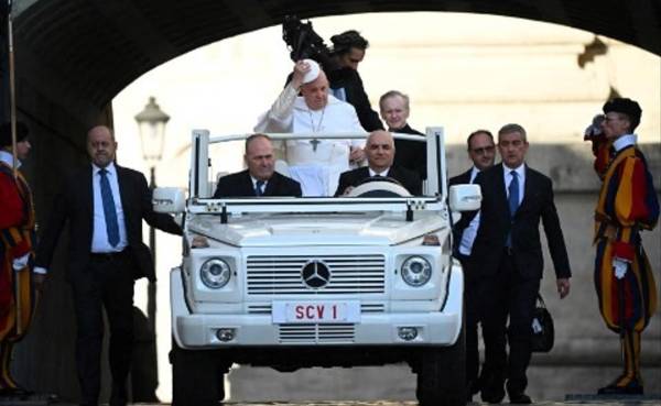 El Vaticano llega a un acuerdo con Volkswagen para una flota de coches eléctricos