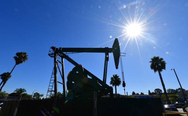<i>La OPEP espera que la demanda de petróleo alcance los 116 millones de barriles por día (mbd) hasta 2045. FOTO ARCHIVO: FREDERIC J. BROWN / AFP</i>