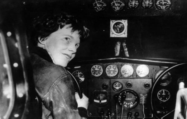 Anuncian potencial descubrimiento del avión de legendaria Amelia Earhart