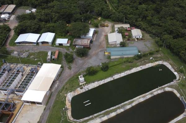 <i>Vista aérea de las instalaciones del proyecto minero Cerro Blanco en Asunción Mita, Guatemala, el 17 de septiembre de 2022. FOTO Johan ORDÓNEZ / AFP</i>