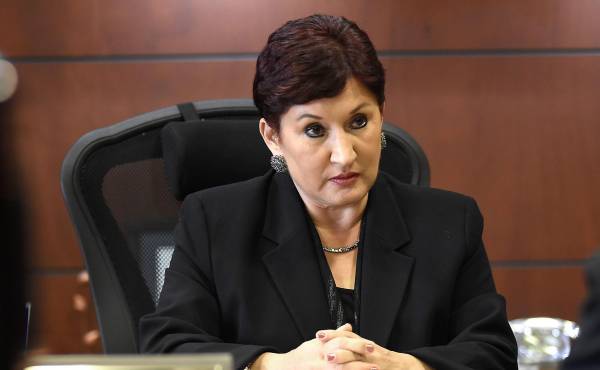 Guatemala: MP da trámite a una orden de captura internacional contra exfiscal Thelma Aldana