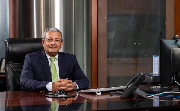 Juan Luis Fonseca,gerente general de BANRURAL. Foto: E&amp;N.