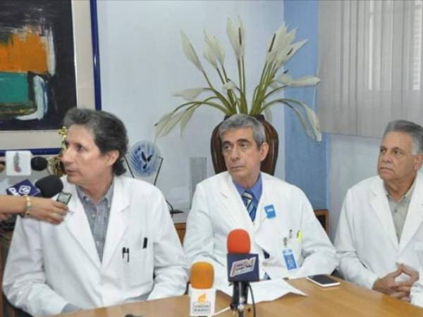 Médicos de la Asociación Venezolana de Clínicas y Hospitales (Avch), encabezados por el doctor Carlos Rosales. (Noto: Notitarde.com)