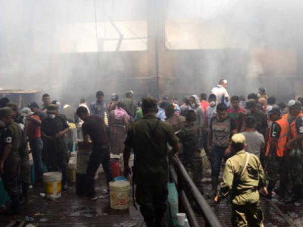 Imágenes del incendio del mercado La Terminal, en Guatemala. Foto: AFP