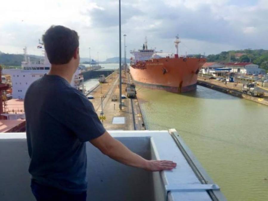 Mark Zuckerberg visita el Canal de Panamá