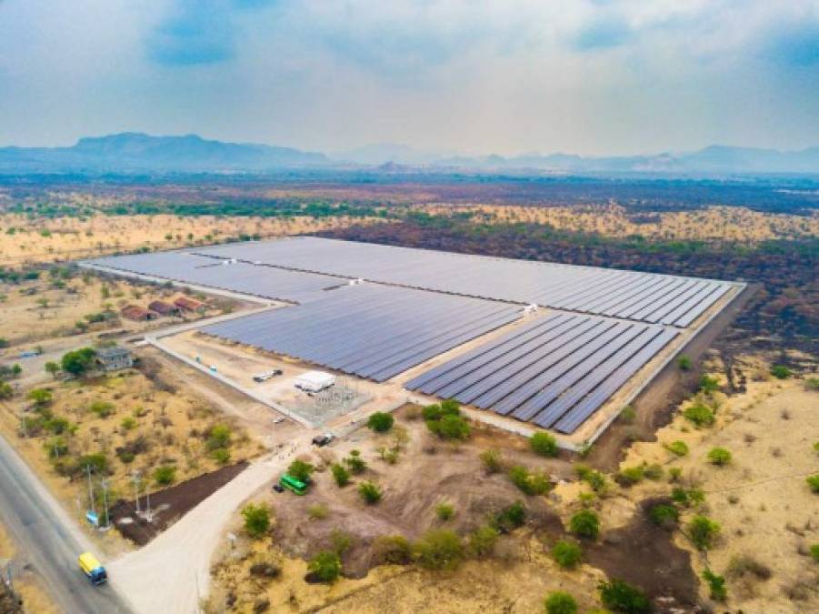 AES inicia proyecto Bósforo con planta fotovoltaica en El Salvador