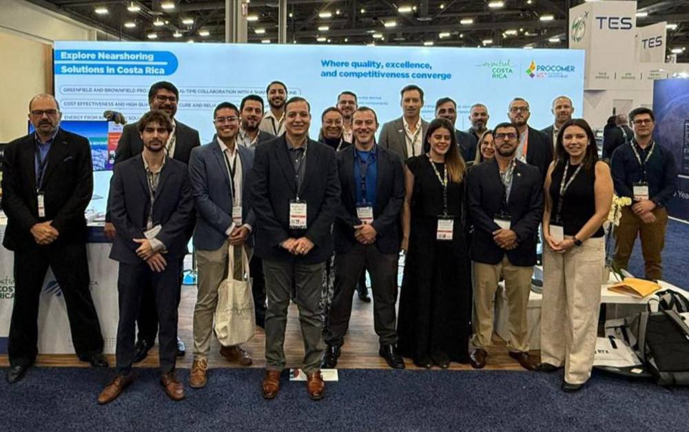 Costa Rica presenta su oferta de la industria aeroespacial en feria