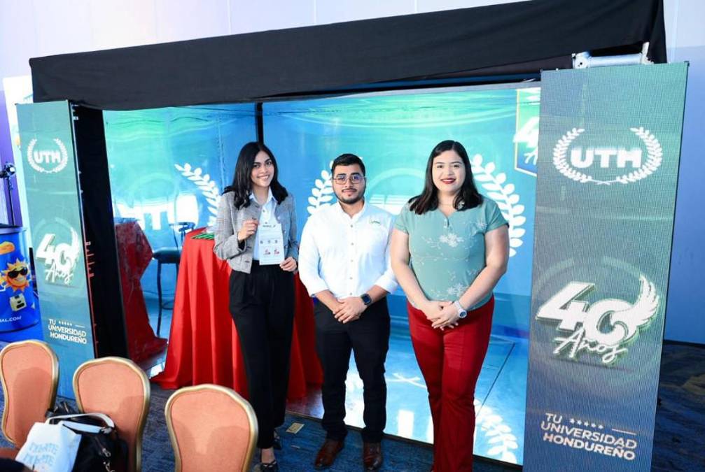 <i>Elevate Hub y Universidad Tecnológica de Honduras (UTH) explicó su oferta de talleres y carreras para los asistentes interesados en lograr un nuevo logro académico.</i>